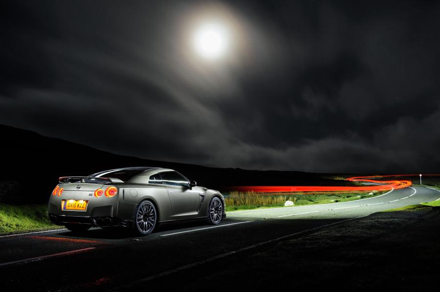  Nissan GT-R 45th Anniversary 2015 года  (UK) (фото 19 из 38)